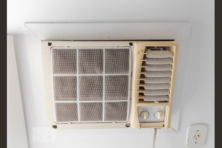 Detalhe do Quarto - Ar condicionado de kitnet/studio para alugar com 1 quarto, 28m² em Copacabana, Rio de Janeiro