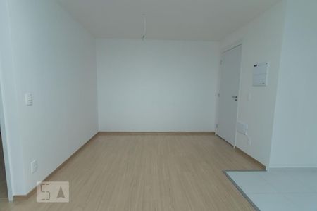 Sala de apartamento à venda com 2 quartos, 48m² em Parque Industrial Tomas Edson, São Paulo