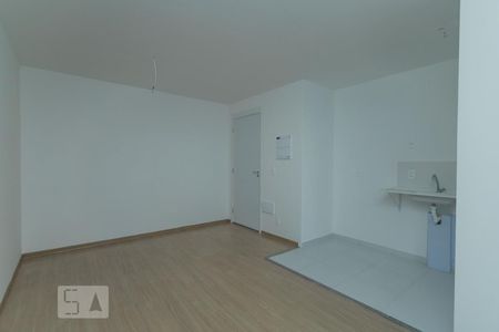Sala de apartamento à venda com 2 quartos, 48m² em Parque Industrial Tomas Edson, São Paulo