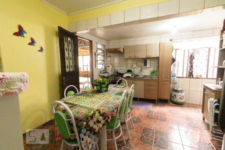 Casa à venda com 150m², 4 quartos e 2 vagas Casa à venda com 150m², 4 quartos e 2 vagasCozinha