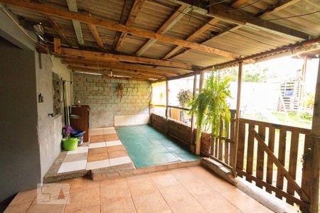 Casa à venda com 150m², 4 quartos e 2 vagas Casa à venda com 150m², 4 quartos e 2 vagasVaranda