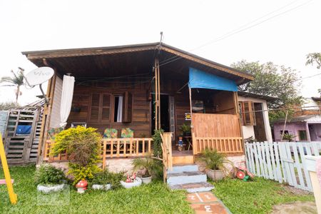 Casa à venda com 150m², 4 quartos e 2 vagas Casa à venda com 150m², 4 quartos e 2 vagasCasa dos Fundos