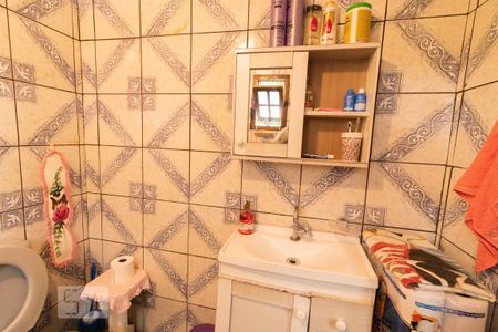 Casa à venda com 150m², 4 quartos e 2 vagas Casa à venda com 150m², 4 quartos e 2 vagasBanheiro