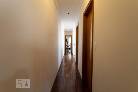 Casa à venda com 226m², 3 quartos e 3 vagasCorredor