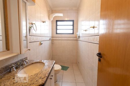 Casa à venda com 226m², 3 quartos e 3 vagasBanheiro Social