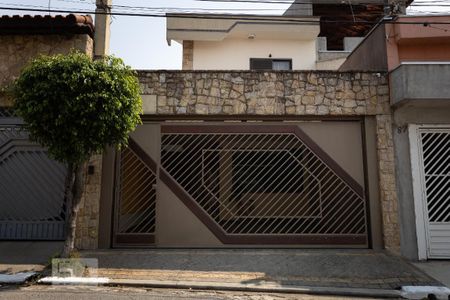 Casa à venda com 226m², 3 quartos e 3 vagasFachada