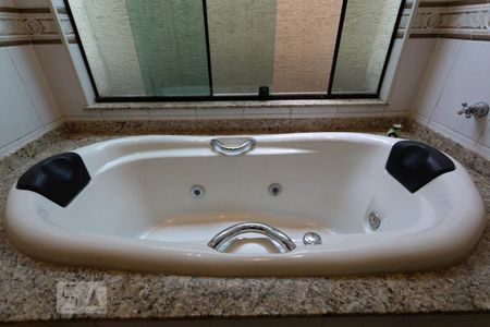 Casa à venda com 226m², 3 quartos e 3 vagasBanheiro da Suíte