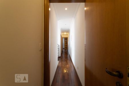 Casa à venda com 226m², 3 quartos e 3 vagasCorredor