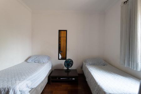 Casa à venda com 226m², 3 quartos e 3 vagasQuarto 2