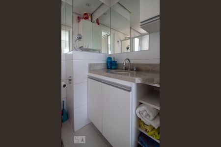 Apartamento à venda com 47m², 1 quarto e 1 vaga Apartamento à venda com 47m², 1 quarto e 1 vagaBanheiro da Suíte 1