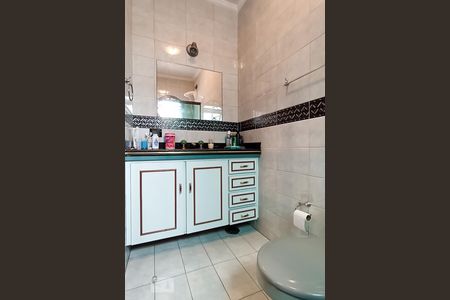 Casa de condomínio à venda com 420m², 4 quartos e 4 vagasBanheiro da suíte 3