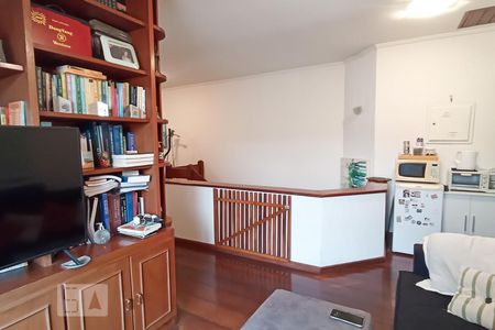 Casa de condomínio à venda com 420m², 4 quartos e 4 vagasSala TV (andar superior)