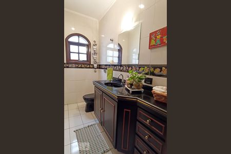 Casa de condomínio à venda com 420m², 4 quartos e 4 vagasLavabo