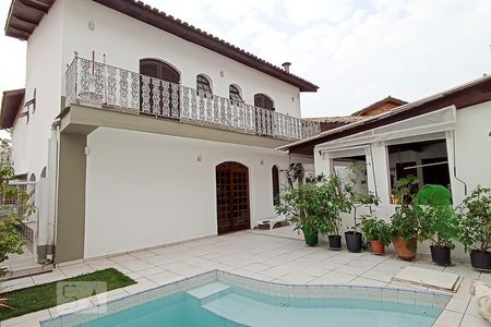 Casa de condomínio à venda com 420m², 4 quartos e 4 vagasPiscina