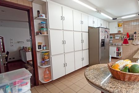 Casa de condomínio à venda com 420m², 4 quartos e 4 vagasCozinha