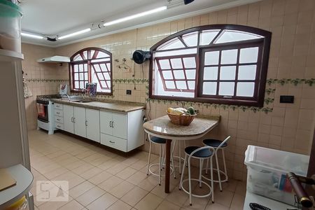 Casa de condomínio à venda com 420m², 4 quartos e 4 vagasCozinha