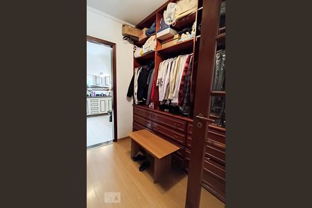 Casa de condomínio à venda com 420m², 4 quartos e 4 vagasCloset da suíte 4