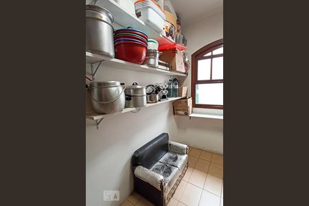 Casa de condomínio à venda com 420m², 4 quartos e 4 vagasQuarto de serviço