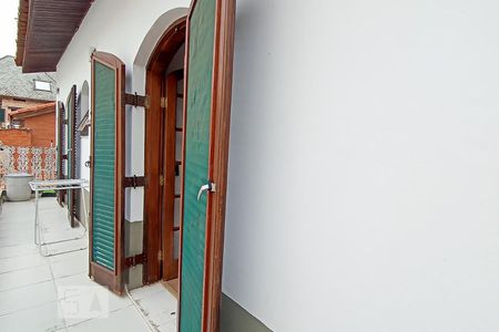 Casa de condomínio à venda com 420m², 4 quartos e 4 vagasVaranda da suíte 1 e 2