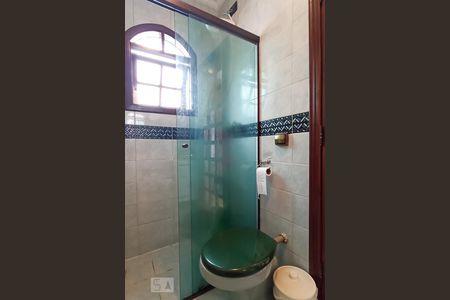 Casa de condomínio à venda com 420m², 4 quartos e 4 vagasBanheiro da suíte 1