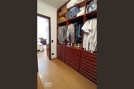 Casa de condomínio à venda com 420m², 4 quartos e 4 vagasCloset da suíte 4