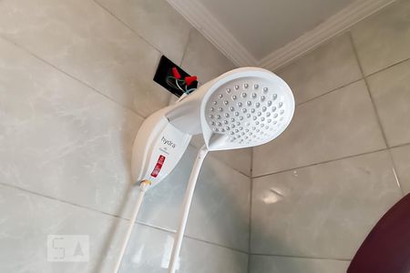 Casa de condomínio à venda com 420m², 4 quartos e 4 vagasDetalhe banheiro da suíte 3 - Chuveiro