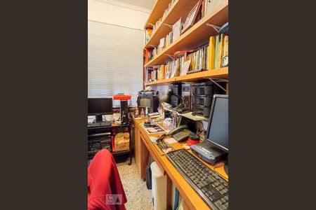 Casa de condomínio à venda com 420m², 4 quartos e 4 vagasEscritório