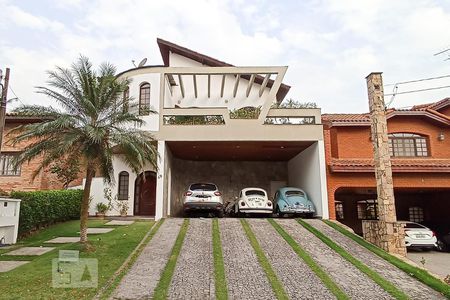 Casa de condomínio à venda com 420m², 4 quartos e 4 vagasFachada