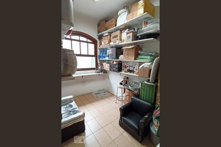 Casa de condomínio à venda com 420m², 4 quartos e 4 vagasQuarto de serviço