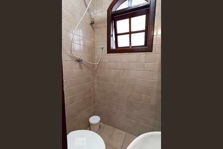 Casa de condomínio à venda com 420m², 4 quartos e 4 vagasBanheiro de serviço