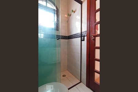 Casa de condomínio à venda com 420m², 4 quartos e 4 vagasBanheiro da suíte 3