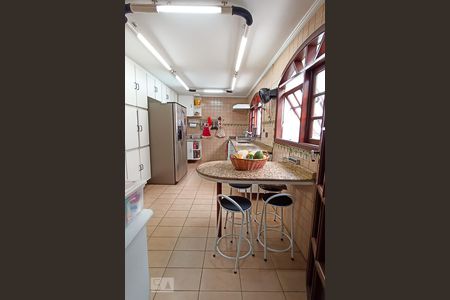 Casa de condomínio à venda com 420m², 4 quartos e 4 vagasCozinha