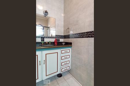 Casa de condomínio à venda com 420m², 4 quartos e 4 vagasBanheiro da Suíte 1