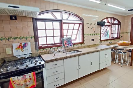 Casa de condomínio à venda com 420m², 4 quartos e 4 vagasCozinha