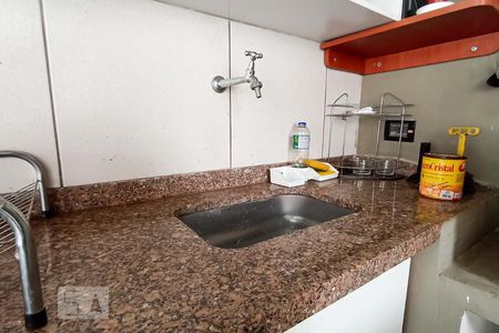 Casa de condomínio à venda com 420m², 4 quartos e 4 vagasDetalhe área gourmet - Pia