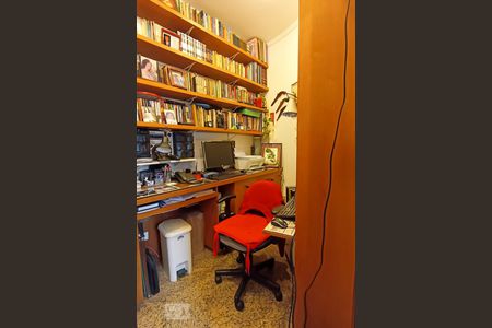 Casa de condomínio à venda com 420m², 4 quartos e 4 vagasEscritório