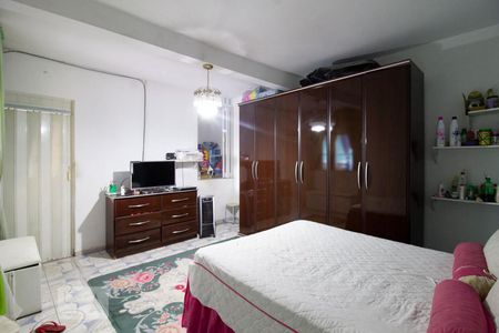 Casa à venda com 80m², 3 quartos e 6 vagas Casa à venda com 80m², 3 quartos e 6 vagasSuíte