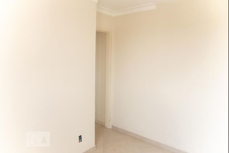 Quarto 1 de apartamento para alugar com 2 quartos, 45m² em Jardim Santa Teresinha, São Paulo