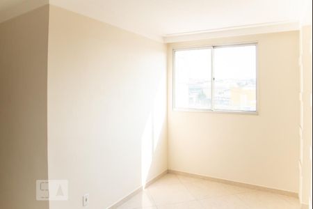 Sala de apartamento para alugar com 2 quartos, 45m² em Jardim Santa Teresinha, São Paulo