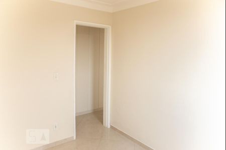 Quarto 2 de apartamento para alugar com 2 quartos, 45m² em Jardim Santa Teresinha, São Paulo