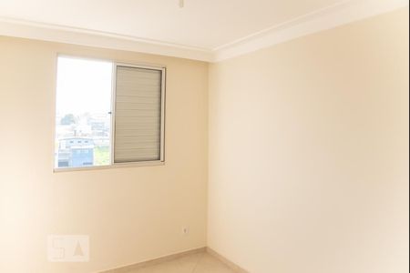 Quarto 2 de apartamento para alugar com 2 quartos, 45m² em Jardim Santa Teresinha, São Paulo