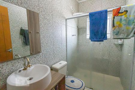Casa à venda com 356m², 5 quartos e 4 vagas Casa à venda com 356m², 5 quartos e 4 vagasBanheiro social
