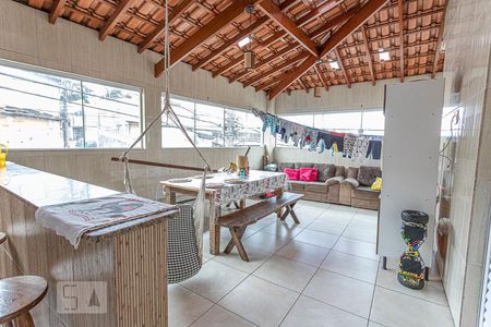 Casa à venda com 356m², 5 quartos e 4 vagas Casa à venda com 356m², 5 quartos e 4 vagasCozinha 2