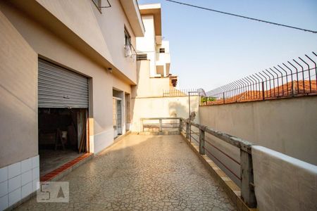 Casa à venda com 172m², 3 quartos e 2 vagas Casa à venda com 172m², 3 quartos e 2 vagasQuintal
