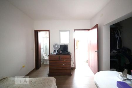 Casa à venda com 180m², 3 quartos e 2 vagasQuarto de Serviço