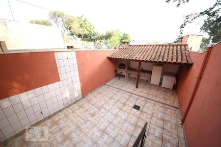 Casa à venda com 180m², 3 quartos e 2 vagasQuintal - Churrasqueira