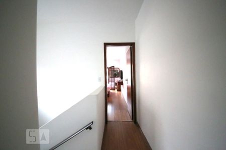 Casa à venda com 180m², 3 quartos e 2 vagasCorredor