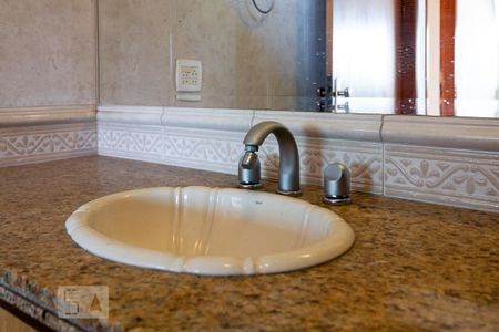 Casa à venda com 600m², 4 quartos e 7 vagasBanheiro Social