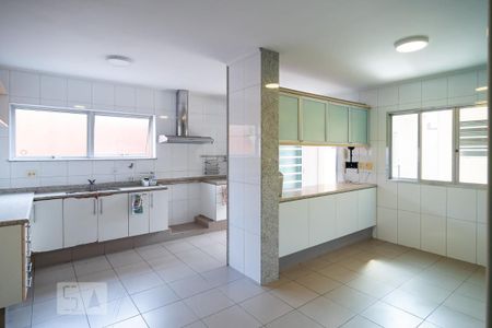 Casa à venda com 600m², 4 quartos e 7 vagasCozinha