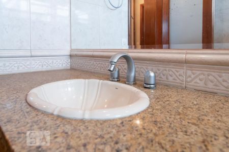 Casa à venda com 600m², 4 quartos e 7 vagasBanheiro Quarto 4 - Suíte